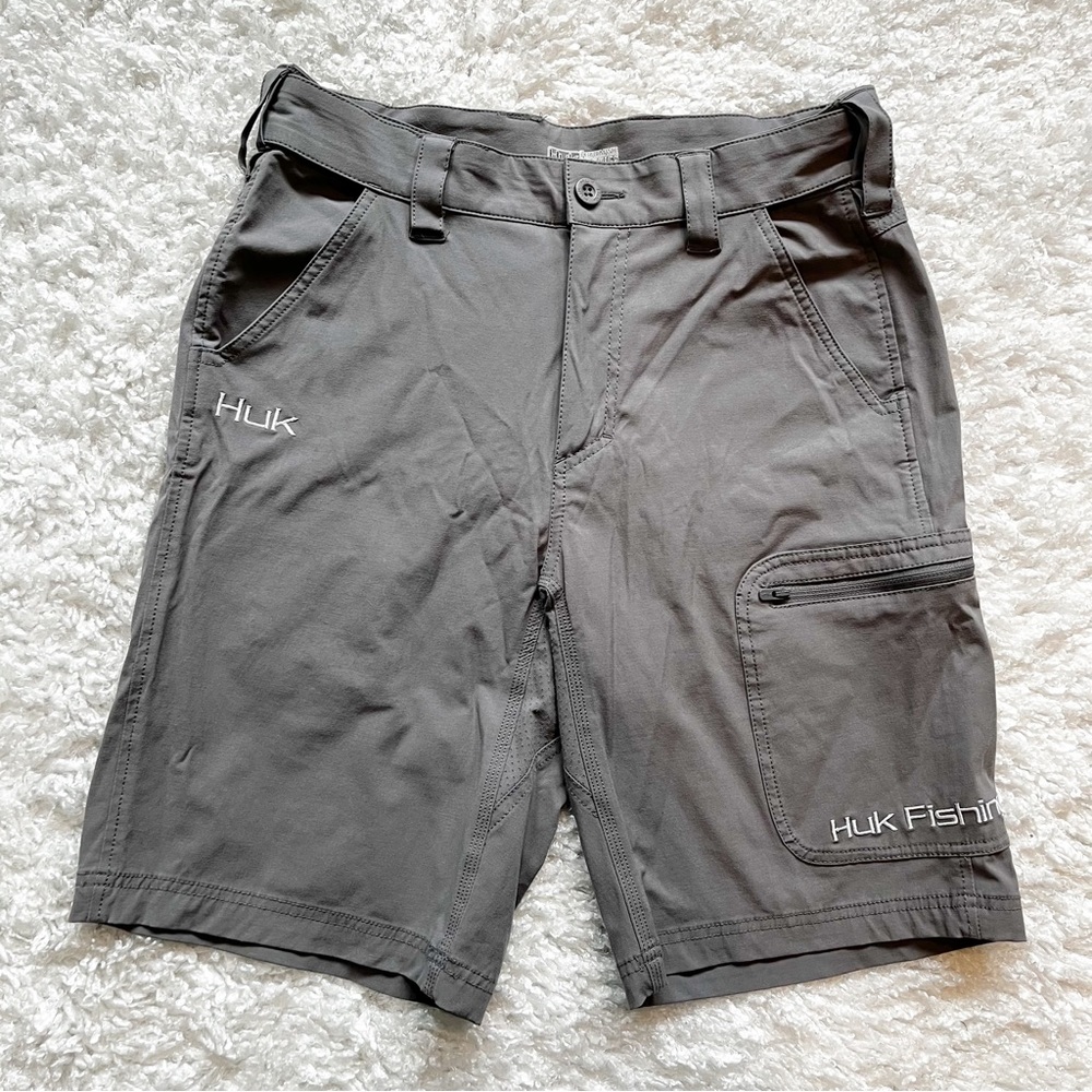 HUK Performance Shorts Men's Small Cargo Gray Stretch Fishing Camping Outdoors